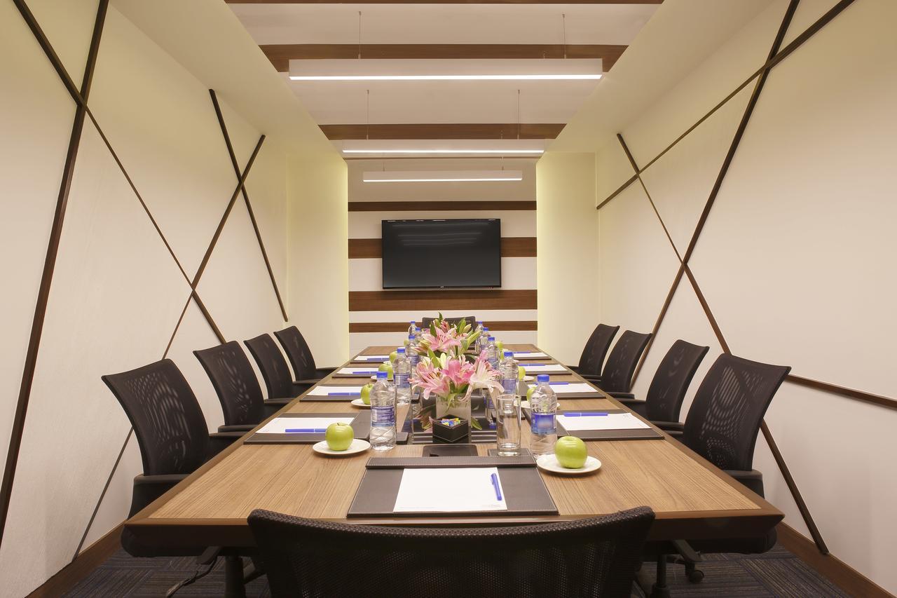 Mercure Chennai Sriperumbudur Buitenkant foto